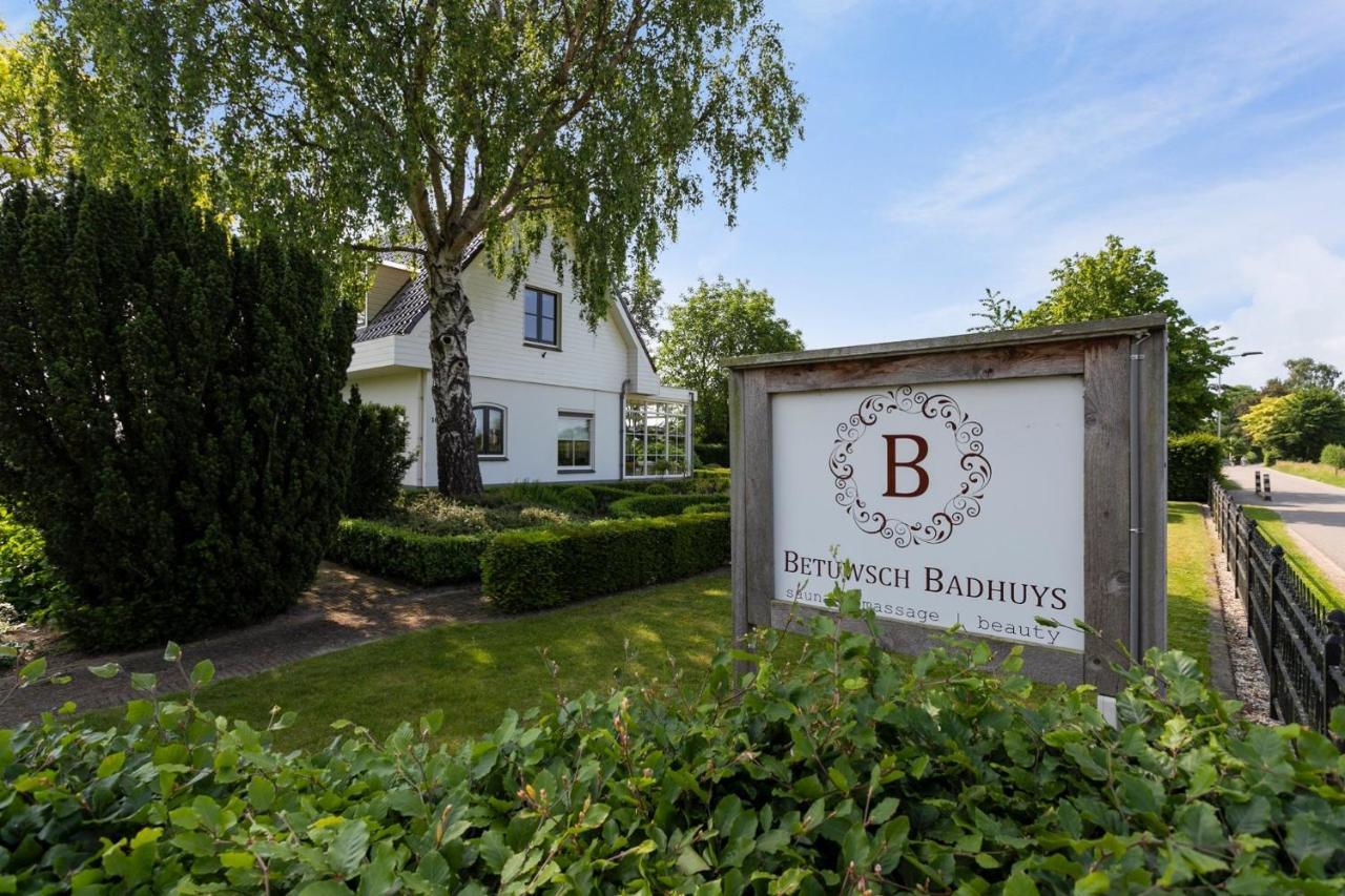 Betuwsch Badhuys Bed & Breakfast Lienden Bagian luar foto