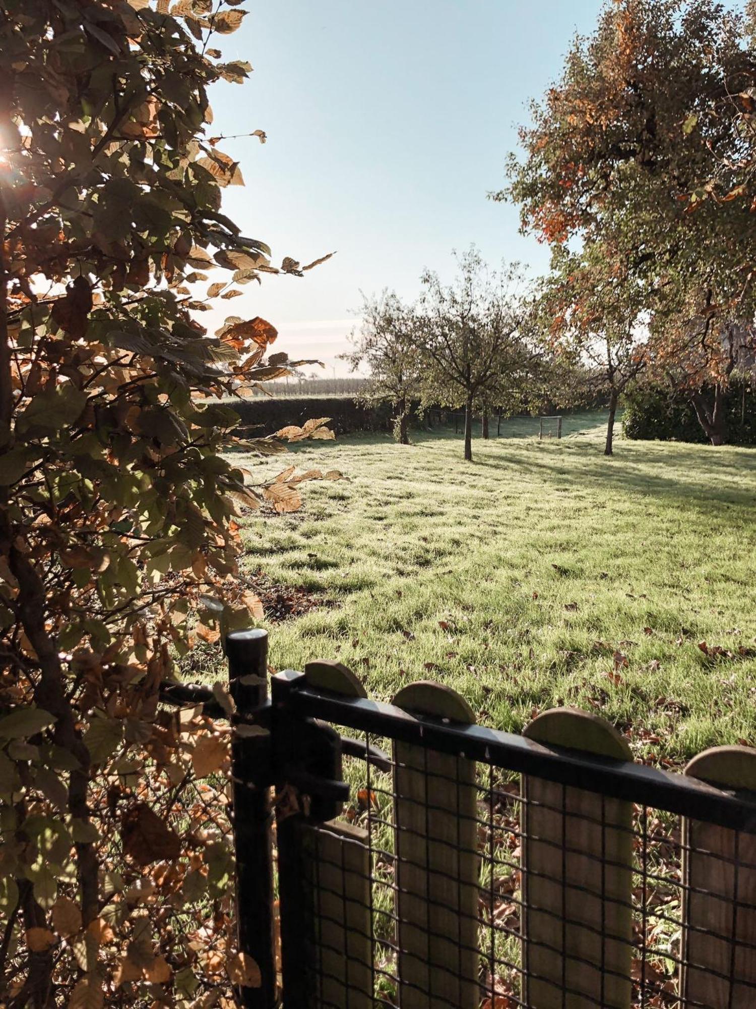 Betuwsch Badhuys Bed & Breakfast Lienden Bagian luar foto